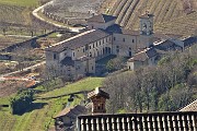 45 Dal Castello di San Vigilio maxi-zoom sull'ex-Monastero di Astino